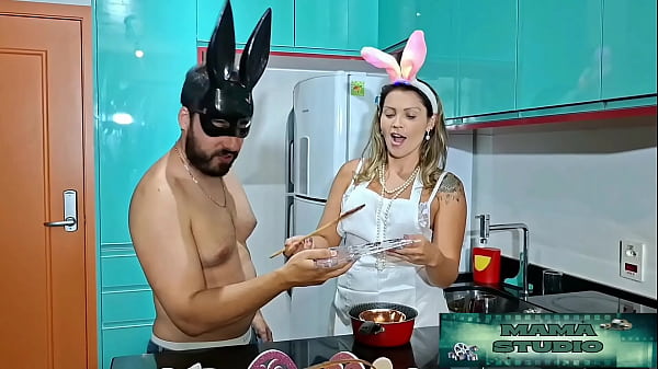 Play MP4 - Mama Studio em&colon; P&aacute;scoa especial com a mama&excl; Ganhei um ovo de P&aacute;scoa e ele uma chupada e buceta - Gr&aacute;tis