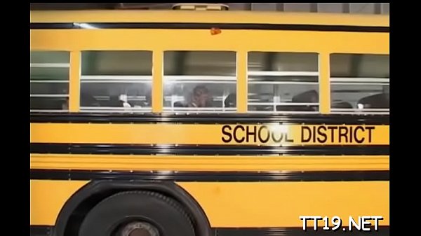 Kinky bimbo jessie stevens bounces on fat phallus 