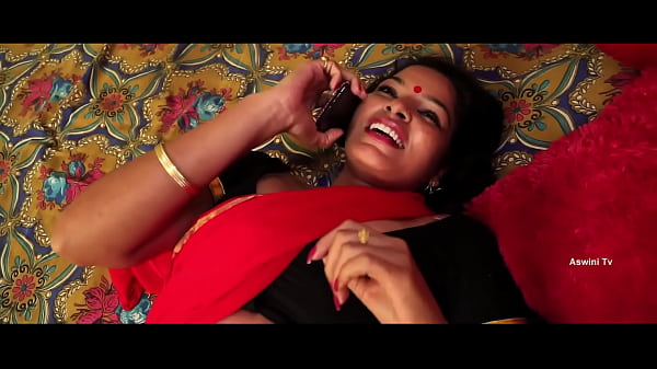 Nonton My Friend Watching My Tamil Sister While Bathing thumbnail