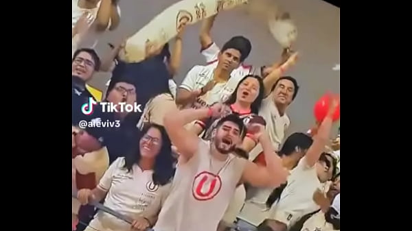 Nonton Quien No Se Enamoro De Este Hincha En El Partido De Alianza Vs Uni Tario thumbnail
