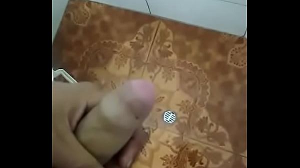Hetero 19 a&ntildeos precos eyaculando