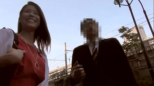 同じ会社に気になる女性がいる一般男性の依頼を受け二人の縁結びを斡旋。最終的に2人っきりにさせて卑猥な行為を一部始終盗撮で覗き見！素人同士ならではの生々しいセックス thumbnail