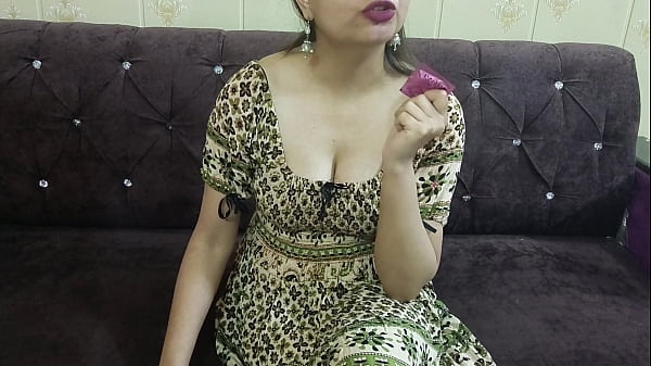 Nonton Horny Step Sister Smokes And Gets Fucked With Bihari Step Brother In Hindi thumbnail