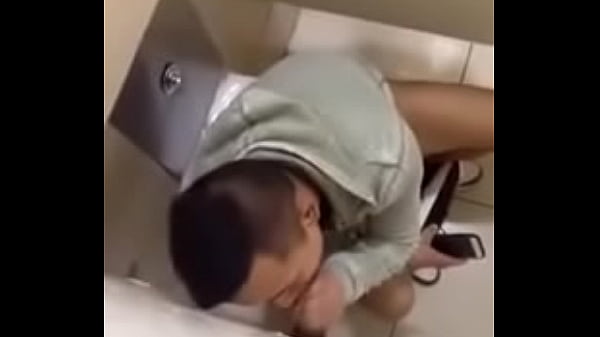 Sucking anda filming 