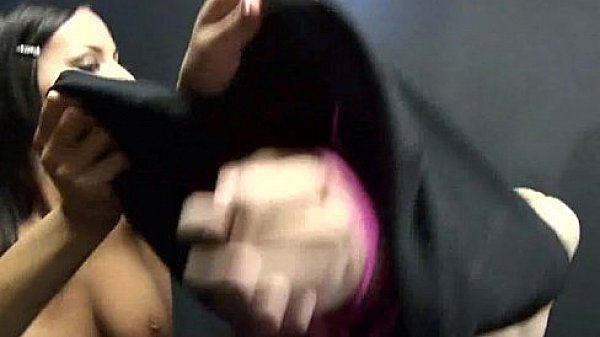 Nonton Dudes Bang Sexy Doxies thumbnail