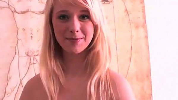 Cute Girl Puts Dildo In Her Pussy thumbnail