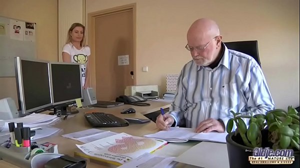 Nonton Young Secretary Evaluation Old Man Boss Fucks Beautiful Horny Young Girl thumbnail