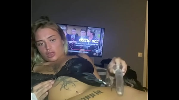 Nonton Horny Emot Teen Fucks Herself Until She Cums thumbnail