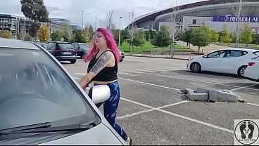 Nonton Car Pedal Pumping Fetish Big Tits Top Less High Heels thumbnail