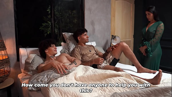 Nonton What Are They Doing? Stepson And His Friend Masturbate And Their Stepmother Decides To Teach Them thumbnail