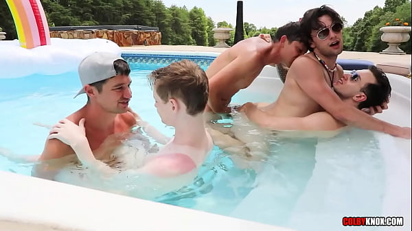 Five Gays Get Wet And Wild -bareback- thumbnail