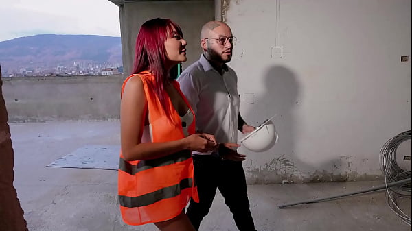 Nonton I Fuck The Engineer While He Hires Me On The Construction Site - Allisson Sweet thumbnail