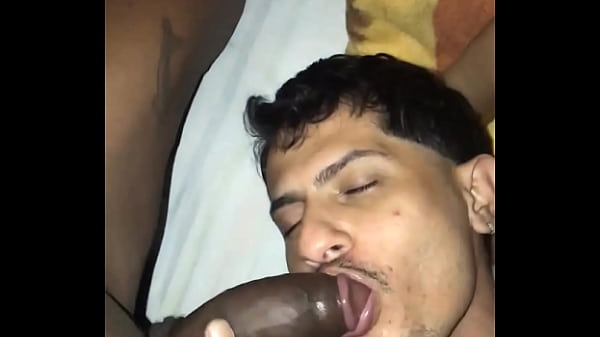 Mamei o neg&atilde_o hetero quando a esposa dele saiu