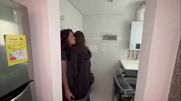 Mi novia me descubre siendo infiel en una llamada caliente mientras la tenemos en la habitació_n de invitados
