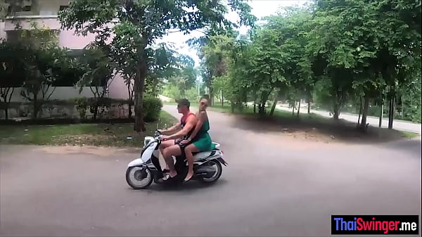 Nonton Cute Amateur Bespectacled Thai Chick Gets Fucked By Her Bf thumbnail