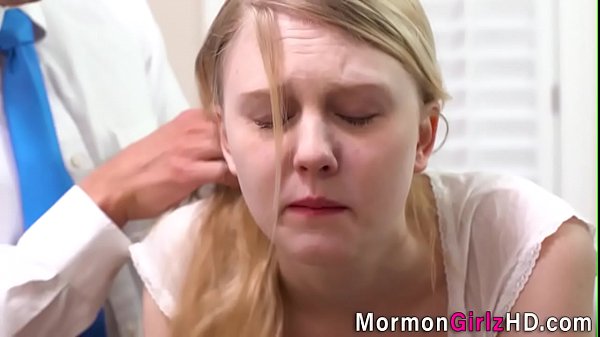 Nonton Mormon Girl Gets Big Dick thumbnail