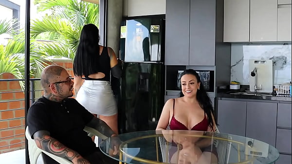 Nonton My Sister-in-law Convinces Me To Fuck Her While My Wife Cooks - Felipe Skull thumbnail