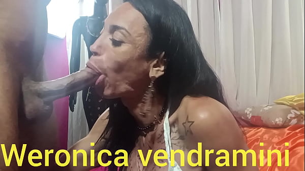Travesti Dotada E Sexy Conhece Rapaz E Senta Gostoso No Pau Dele thumbnail