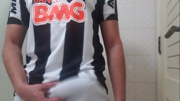 Gato Atleticano Ap&oacute;s O Treino thumbnail