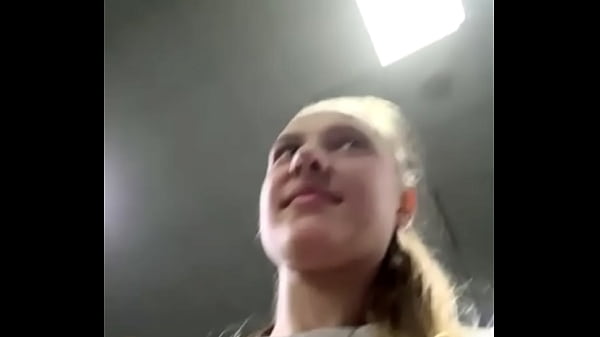 Horny Girl Fucking In The Gym thumbnail