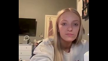 Nonton Does Anyone Know Where I Can Find More Of Her? thumbnail