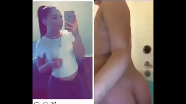 Teen en el ba&ntilde_o