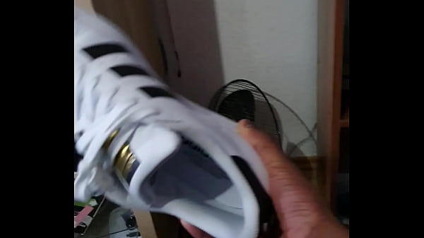 Wei&szlig;e Socken Schwarze Socken thumbnail