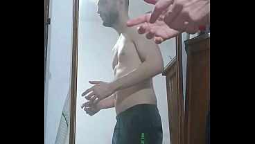 Nonton Moviendo El Cuerpo thumbnail