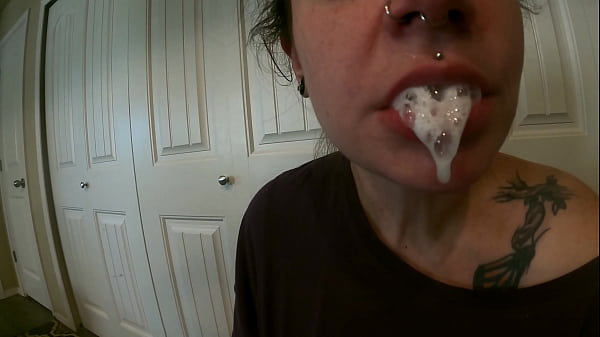 Nonton Messy Cumshot Drool thumbnail