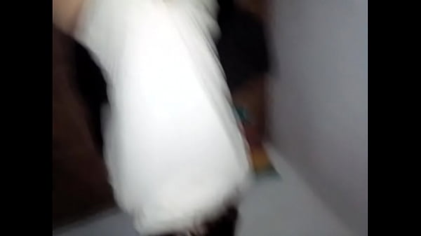 Me Pongo A Tomar Con Mi Prima Y La Caliento Y Me La Cogo De A Perrito thumbnail