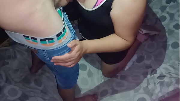 Medi Sexy En Vestido Negro, Oral Y Perrito thumbnail