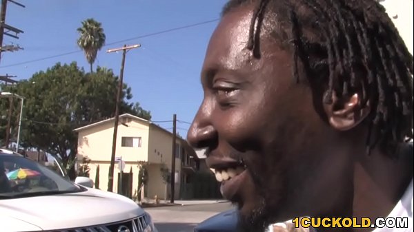 Nonton Lizzie Tucker Tries Interracial Sex - Cuckold Sessions thumbnail