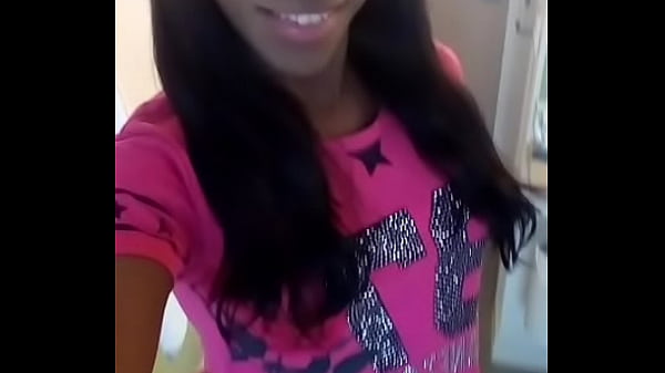 T-girl Ana Paula Brincando De Se Exibir! thumbnail