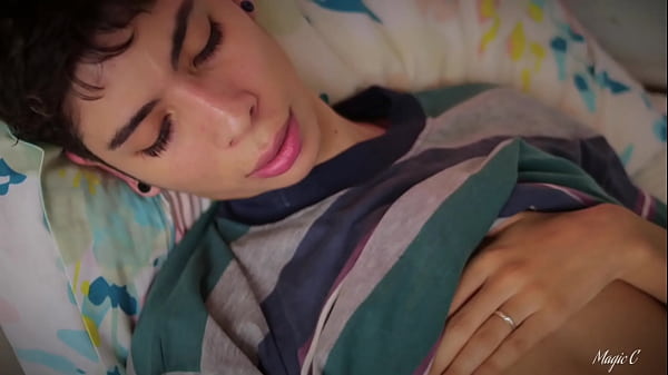 Masturbaci&oacute;n Jovencito Delgado Me Jalo Mi Verga Grande Con Aceite Hasta Correrme Unos Ricos Chorros De Leche Espesa thumbnail