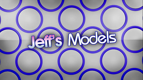 Nonton Curvy Milf Elisa Beth Fucks Her Hungry Hole With A Red Dildo thumbnail