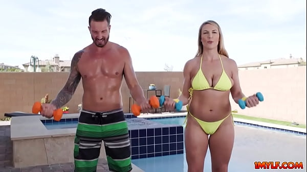 Joslyn Jane spread her legs wide open and take Quinton's cock deep in her 