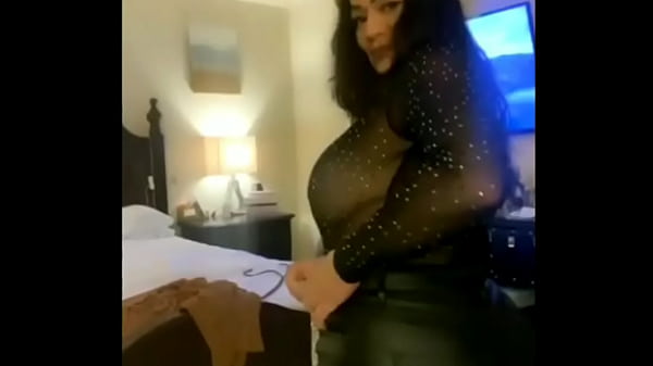 Nonton Busty Big Breasted Mature In A Braless Boobs Visible thumbnail