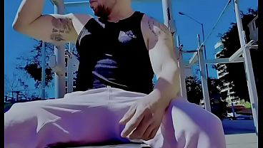Hombre heterosexual acepta ser grabado en video gay muy comprometedor pues es humillado por tener pito chico