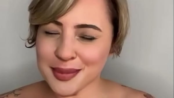 Sentando No Colo Do Esposo thumbnail