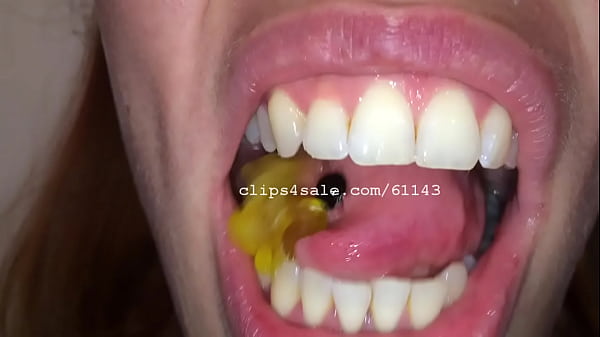 Vore Fetish – Silvia Eats Gummy Bears