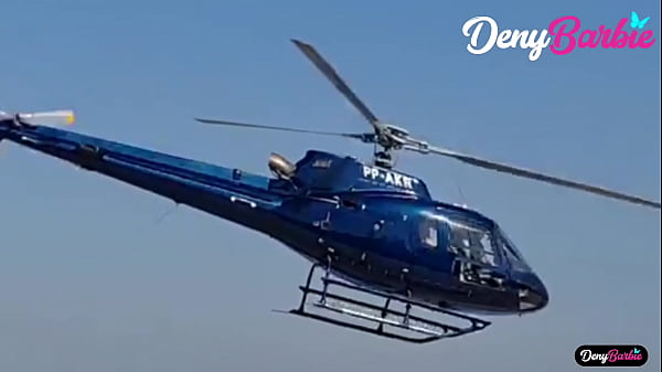 Nonton Aventura Nas Alturas Da Milf Loira! Dessa Vez Ela Fez Um Boquetinho Para O Piloto... thumbnail