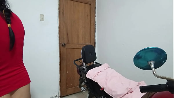 Nonton Slutty Stepdaughter Wants Someone To Juice Her Pussy. thumbnail