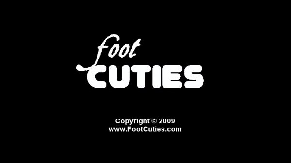 Nonton Girl Tickle thumbnail