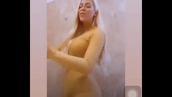 a pajearse por Shey... 