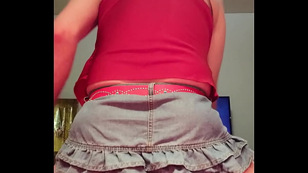 Sissy And A Dildo thumbnail