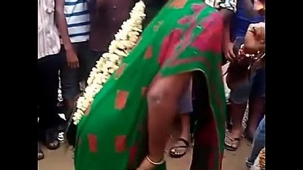 Nonton Andhra Sexy Girl Hor Romance On Road thumbnail