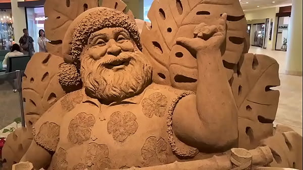 Nonton With Few Gentlemen Callers, Kalā And I Went For A Stroll In Waikiki To See The Christmas Decorations. thumbnail