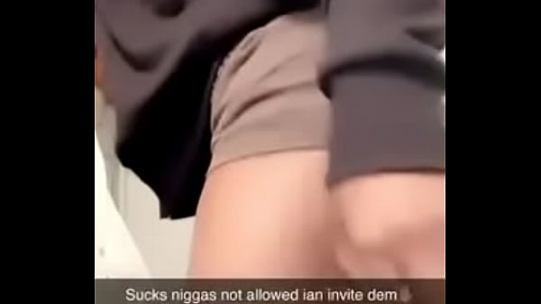 Yolo Ebony Showing Her Body thumbnail