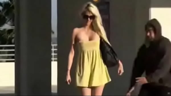 Nonton Clothes Off, Beauty Girl thumbnail