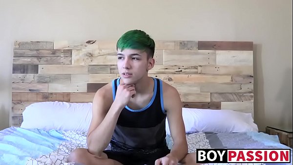 Twink Plays With His Ass And Jerks Off thumbnail